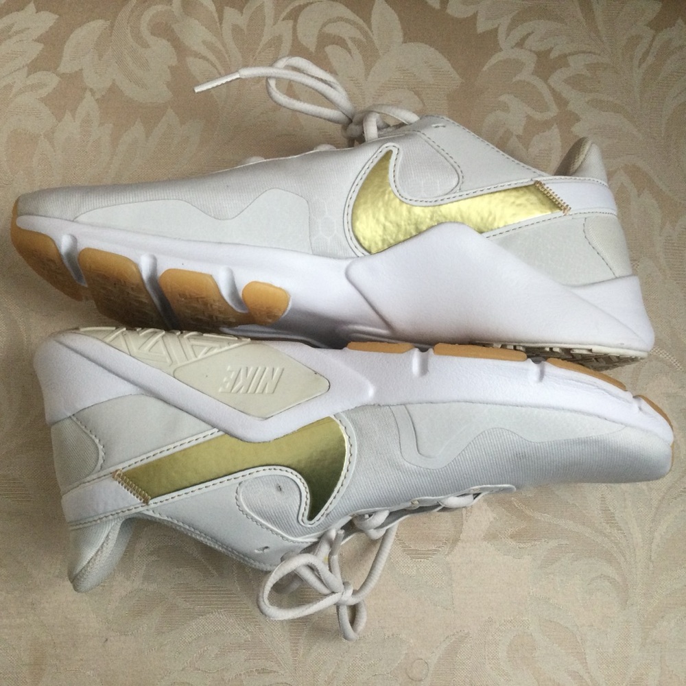 Nike Legend Essential 2 - Picture 3 of 6